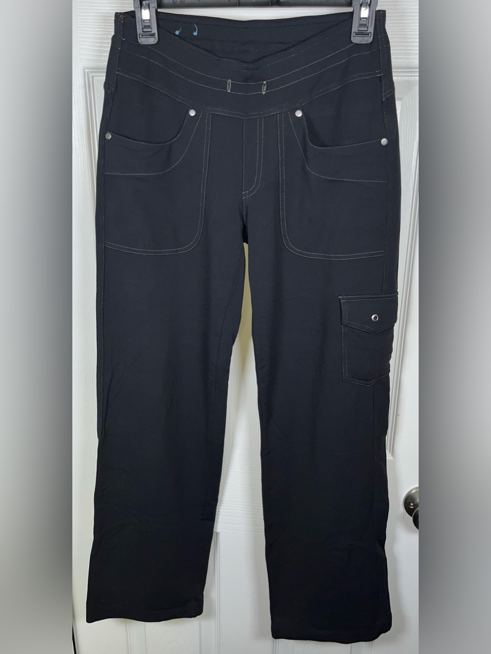 Women’s Kuhl Mova Cargo Black Pants 4 Short Removed No Drawstring Supplex Nylon